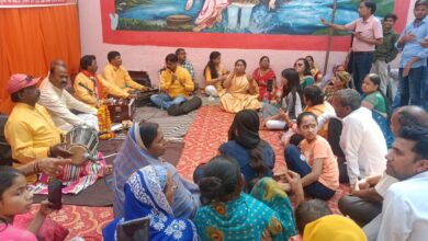Prayagraj News :चैत्र नवरात्रि के पावन पर्व के अवसर पर देवी मंदिरों में दुर्गा सप्तमी का पाठ/देवी गायन जागरण/अखंड रामायण के कार्यक्रमों का किया जा रहा आयोजन