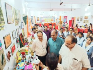Prayaagraj News :कला मनुष्य को अनुशासित बनाती है- डॉ अजय जेटली