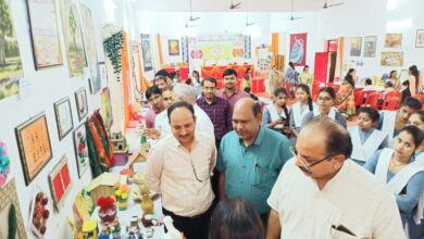 Prayaagraj News :कला मनुष्य को अनुशासित बनाती है- डॉ अजय जेटली