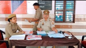 अम्बेडकर नगर न्यूज : थाना समाधान दिवस पर फरियादियों की समस्या सुने थाना प्रभारी जेपी सिंह  