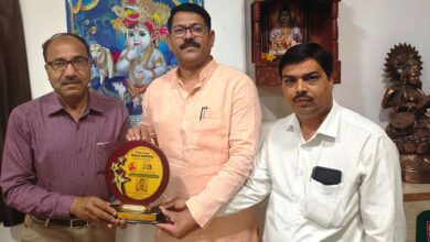 Etawah News: Jaites family honored Dr. Kailashchandra Yadav