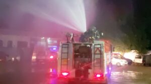 Etawah News: Ammonia gas leak in cold storage, created a stir, women and children ran away from the locality, found control