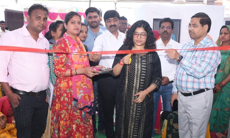 Etawah News: मंत्रोच्चारण के बीच पुष्टाहार उत्पादन केंद्र का लोकार्पण