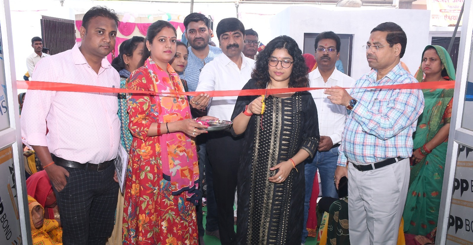 Etawah News: मंत्रोच्चारण के बीच पुष्टाहार उत्पादन केंद्र का लोकार्पण