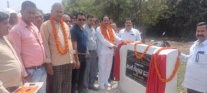 Ambedkar Nagar News बिधान सभा-आलापुर के चहुंमुखी विकास के लिए सतत गतिशील सपा विधायक त्रिभुवन दत्त।