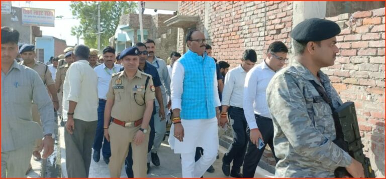 प्रतापगढ न्यूज :  उपमुख्यमंत्री बृजेश पाठक का दौरा प्रतापगढ़ आगमन पर स्वास्थ्य ब्यवस्था में ब्याप्त खाफियों के सम्बंध में समाजवादी पार्टी के जिला उपाध्यक्ष आशुतोष पांडेय ने दिया ज्ञापन