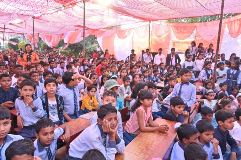 अम्बेडकर नगर न्यूज : स्कूल एनडीएस एकडमी में वार्षिकोत्सव समारोह आयोजन