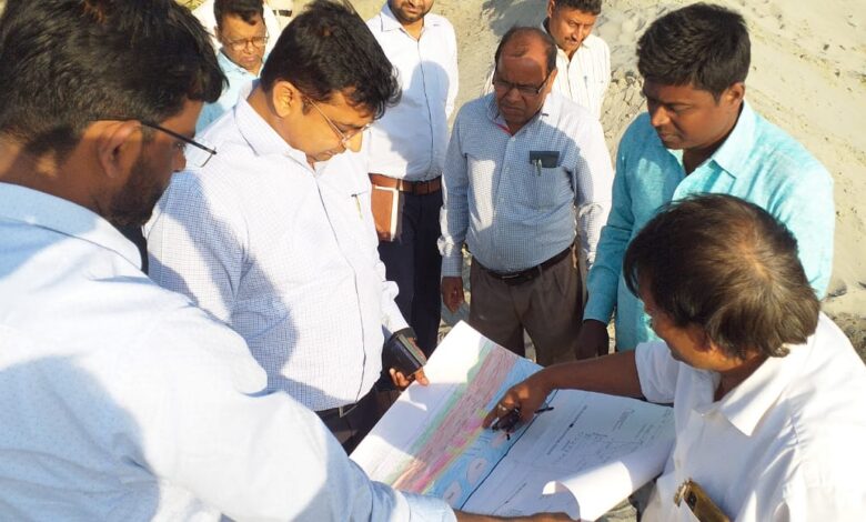 Bihar News बगहा शहर को संभावित बाढ़ एवं कटाव से बचाने के लिए 10 करोड़ की राशि से हो रहा है कटाव निरोधक कार्य