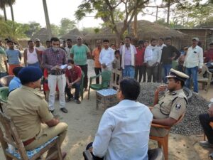 Bihar News मोतिहारी कथित जहरीली शराब कांड का डीआईजी ने लिया जायजा, स्थिति पर रख रहे हैं कड़ी नजर 