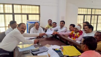 Agra News: निकाय चुनाव के लिए प्रत्याशियों ने ठोकी ताल