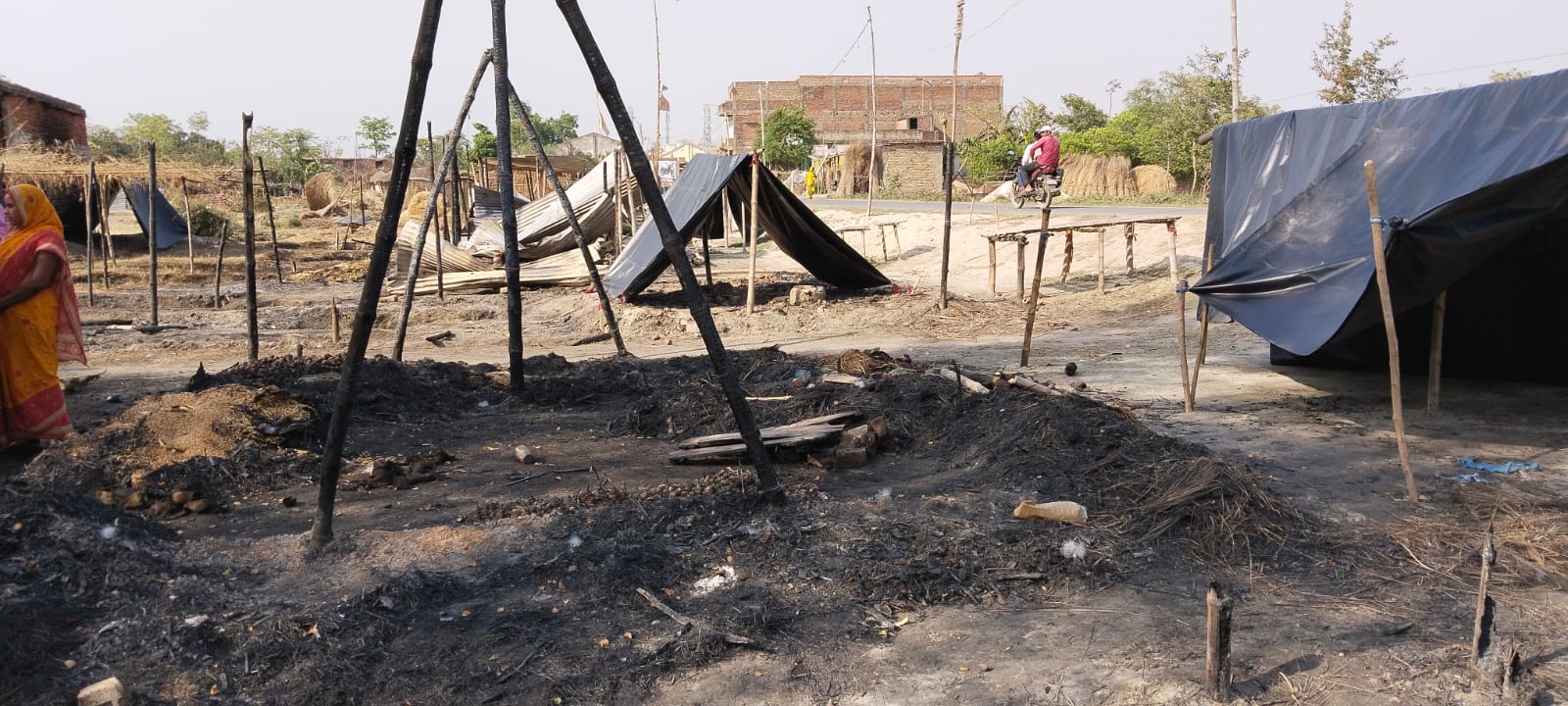 Bihar News किरासन तेल छिड़क कर 20 घरों में लगाई गई आग, चार पर प्राथमिकी दर्ज