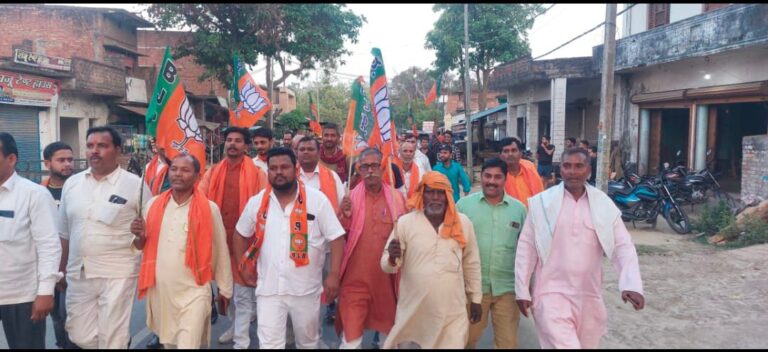 अम्बेडकर नगर न्यूज : भाजपा चेयरमैन पद के प्रत्याशी मोहम्मद शाहिद अंसारी ने नगर पंचायत में तेज किया जनसंपर्क 