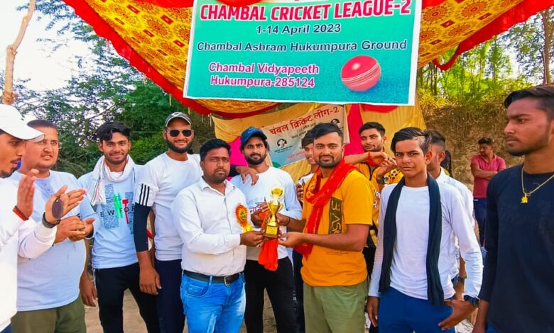 Etawah News: Jagmanpur and Akbarpura's match was exciting in Chambal Cricket League Season-2
