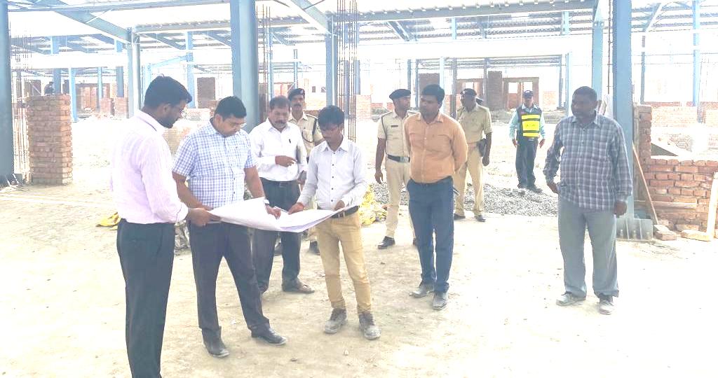 Bihar News: The District Magistrate inspected the textile and leather cluster under construction in the industrial area.