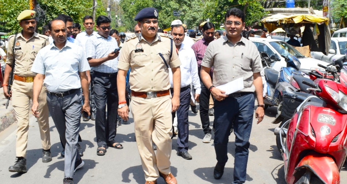 Prayagraj News : Top officials inspected the nomination rooms made for the urban body general elections and reviewed the arrangements