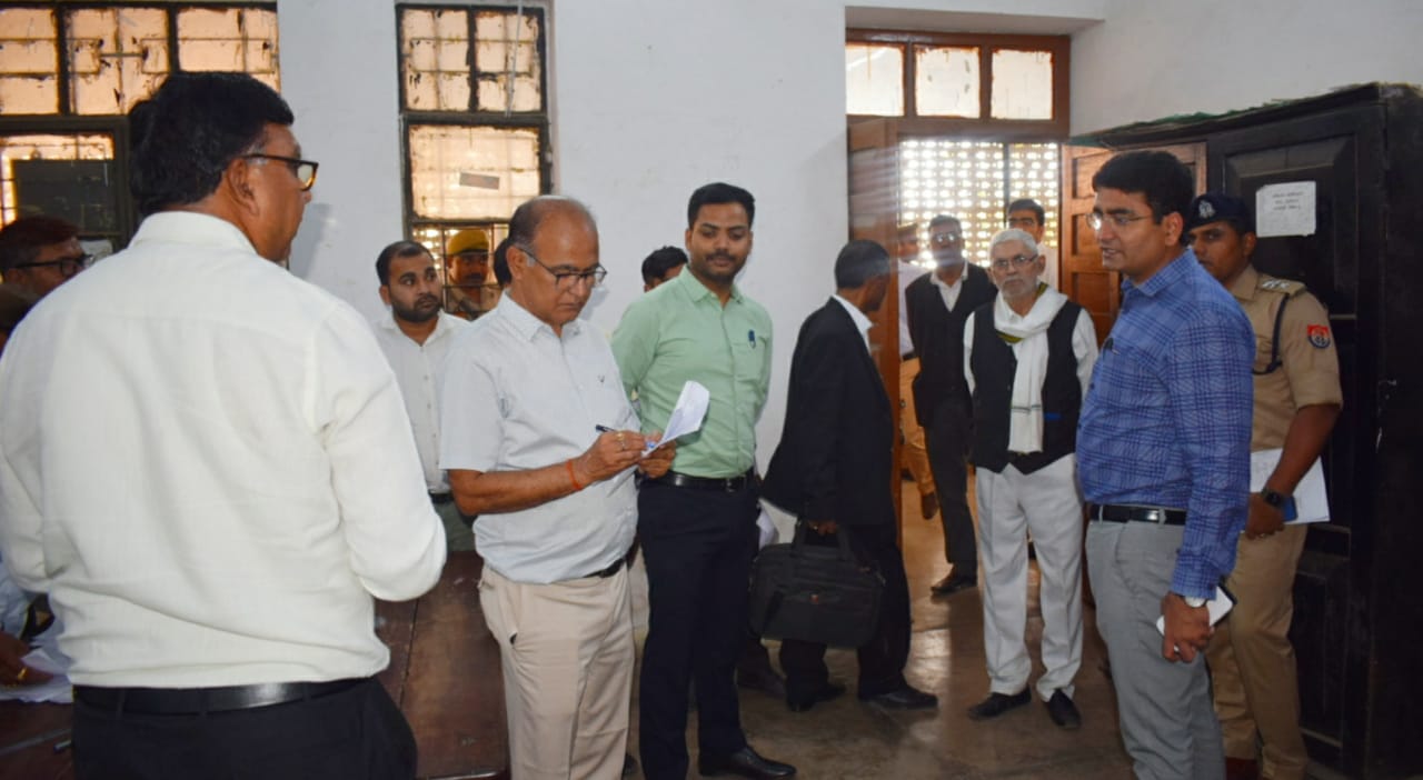 Prayagraj News: While inspecting the nomination rooms for the urban body elections, the arrangements were reviewed