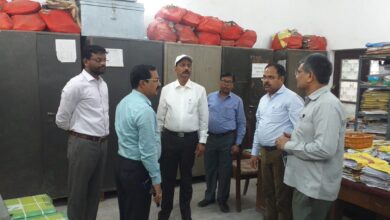 Bihar News: Surprise inspection of the Collectorate by the District Magistrate.