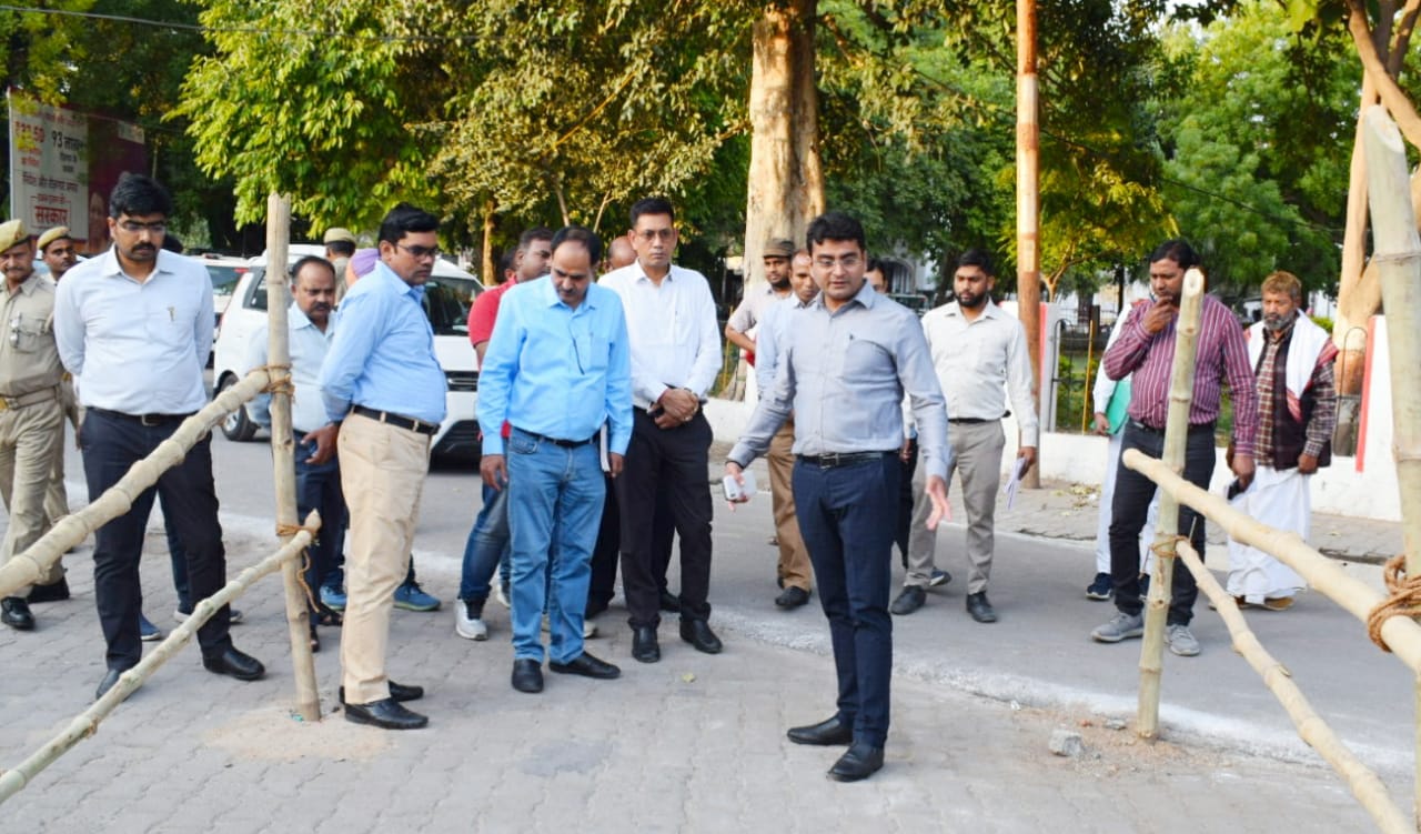 Prayagraj News: District Magistrate inspected the counting place in view of preparations for urban body elections