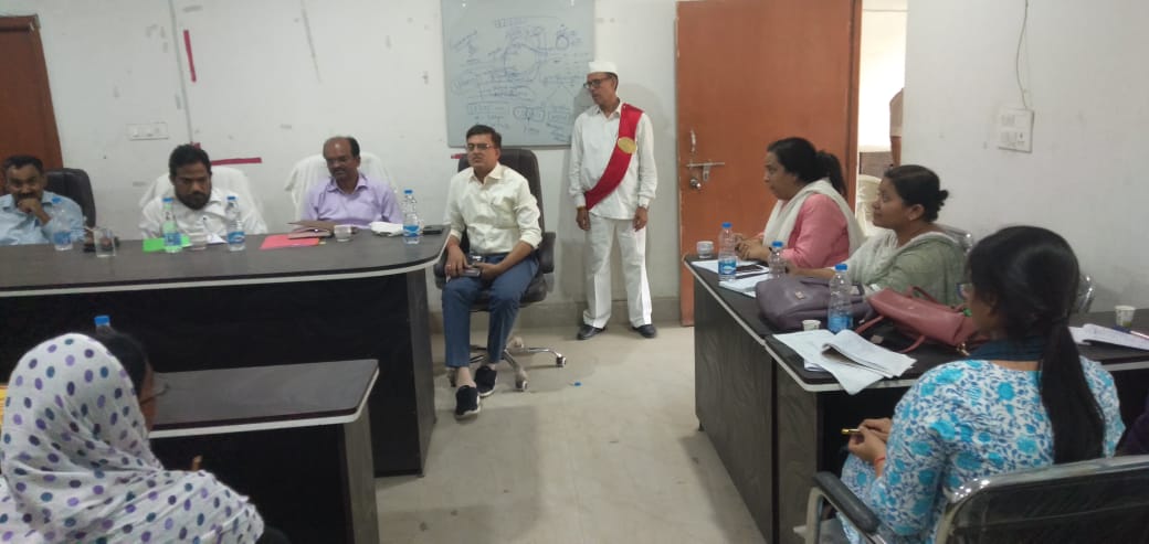 Bihar News: The District Magistrate had a direct dialogue with the head of the village panchayats.