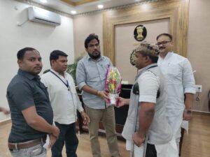 Bihar News--प्रखंडों में कैंप लगाकर वितरित कराएं ट्राई साइकिल- जिलाधिकारी