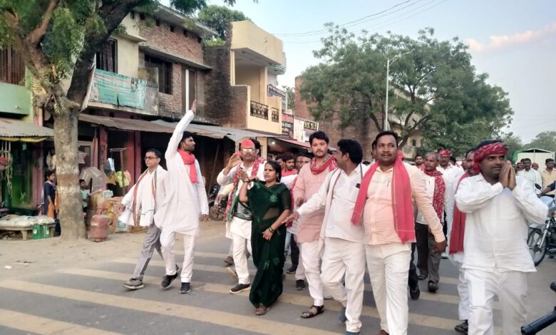 अम्बेडकर नगर न्यूज : रामनगर ब्लॉक प्रमुख सपा पार्टी विकास यादव ने नगर पंचायत प्रत्याशी श्री राम मौर्य की जीत के लिए लोगों से मांगा वोट