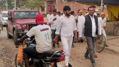 अम्बेडकर नगर न्यूज बसपा पार्टी सुनील कुमार मौर्या प्रतिनिधि चेयरमैन प्रत्याशी ने नगर पंचायत जहांगीरगंज क्षेत्र की जीत के लिए जनता से मांगा वोट