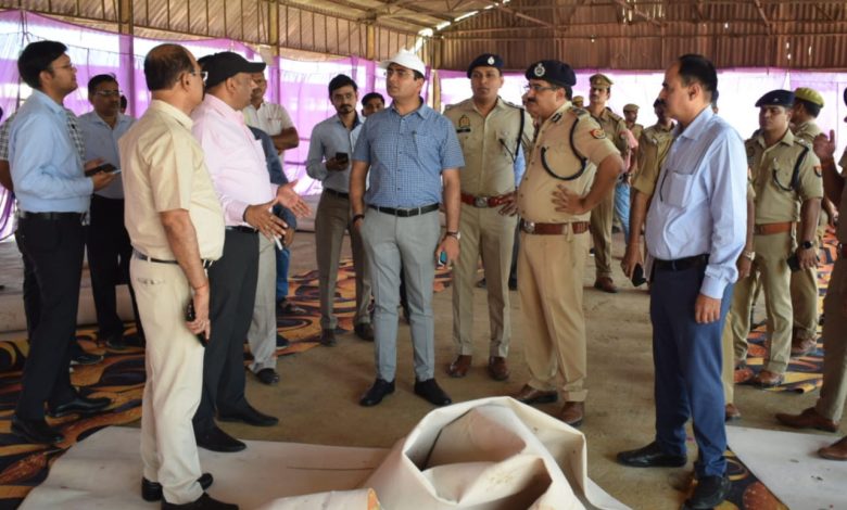 Prayaagraj News :पुलिस आयुक्त एवं जिलाधिकारी/जिला निर्वाचन अधिकारी ने मुण्डेरा मण्डी स्थित मतगणना स्थल का किया निरीक्षण
