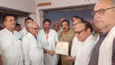 Agra News: बाह में निर्दलीय दिवाकर सिंह की जीप ने भरा फर्राटा