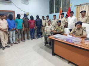 Bihar News कपड़ा व्यवसायी से 2,50,000 रूपया लूट की घटना को अंजाम देने वाले पांच अपराधी हथियार और कारतूस के साथ गिरफ्तार