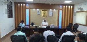Bihar News मत्स्य उत्पादन एवं मत्स्य आहार में पश्चिम चम्पारण जिले को बनाएं आत्मनिर्भर : जिलाधिकारी