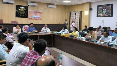 Prayagraj News :जिलाधिकारी ने कार्य में लापरवाही बरतने पर दरियाबाद, करैलाबाग, भोला के पूरा के प्रभारी चिकित्साधिकारियों का वेतन रोकने के दिए निर्देश