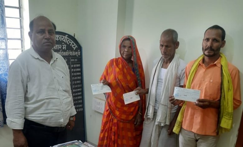 Bihar News--अग्निकांड पीड़ित 519 परिवारों को सहाय्य अनुदान का भुगतान किया गया