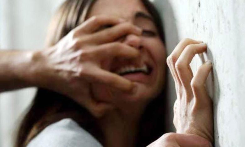 Chandauli News: Rape of minor girl by pressing her mouth, accused arrested