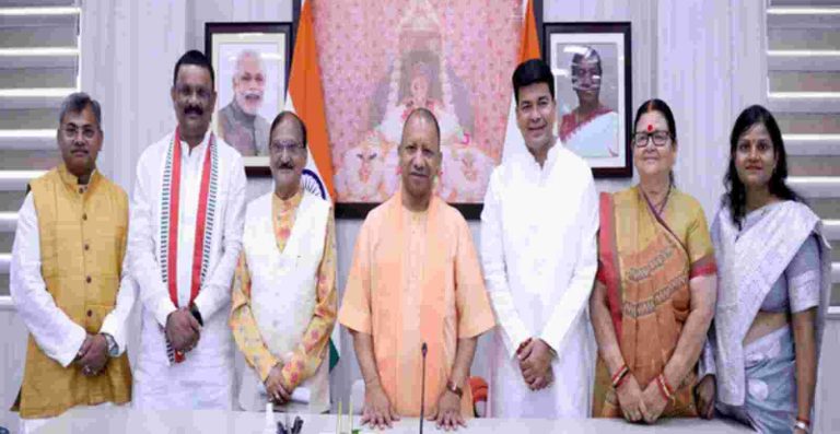 What should be the priorities of the newly elected mayors of Uttar Pradesh? CM Yogi gave advice in the meeting