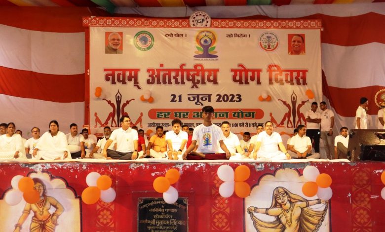 Etawah News: Program organized at Numaish Pandal on International Yoga Day