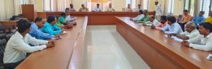 अम्बेडकर नगर न्यूज बाढ़ प्रभावित क्षेत्रों में पूर्व तैयारी हेतु विभिन्न विभागों की हुई बैठक की कर रहेअध्यक्षता उपजिलाधिकारी 