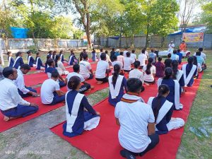 Prayaagraj News :योग करे और एक सुंदर शरीर, एक शांत मन और एक हर्षित हृदय का निर्माण करें... उपशिक्षा निदेशक
