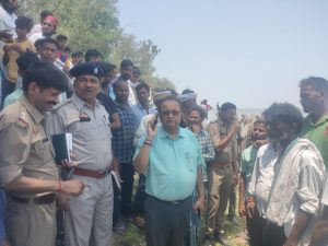 अम्बेडकर नगर न्यूज: सरयू नदी में नाव डूबी तीन गायब बच्चे तलाश में जुटी गोताखोर की टीम