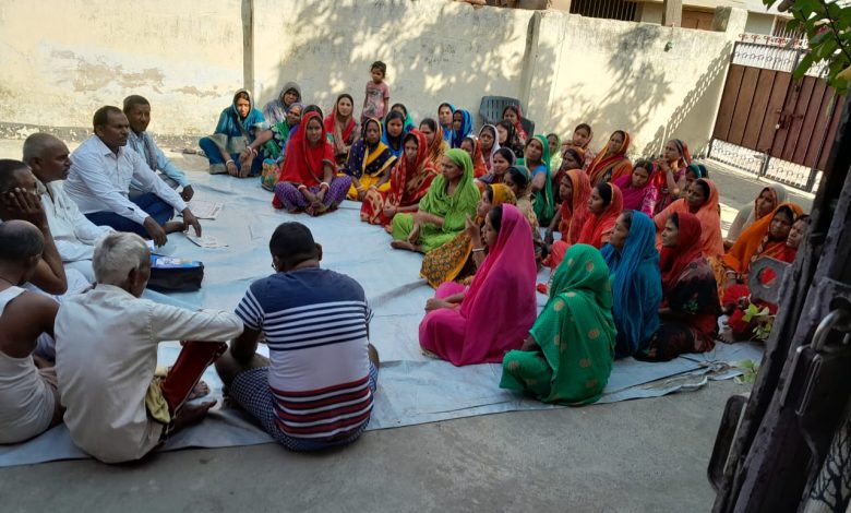 Bihar News--भाकपा माले के देशव्यापी भाजपा हटाओ देश बचाओ जन अभियान के सिलसिले में शहर के छोटी मरई में युवा नेता मुकेश कुमार दास की अध्यक्षता में ग्राम सभा आयोजित हुई