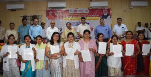Prayaagraj News :मा0 सांसद फूलपुर एवं जिलाधिकारी के द्वारा जनपद प्रयागराज के चयनित 230 एएनएम स्वास्थ्य कार्यकत्रियों को नियुक्ति पत्र वितरित किया गया