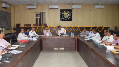 Prayagraj News: जिलाधिकारी की अध्यक्षता में विकास प्राथमिकता वाले 37 बिंदुओं की समीक्षा बैठक सम्पन्न