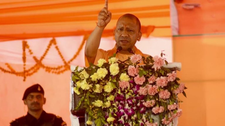 Pratapgarh News: Yogi Adityanath laid the foundation stone of 05 National Highway projects with an investment of 2200 crores in Pratapgarh.