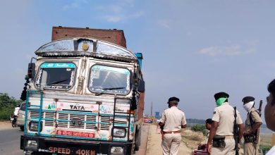 Bihar News--बालू के अवैध परिचालन में 02 ट्रक पकड़ा गया