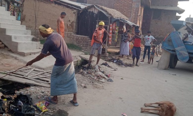 Bihar News बरसात से पूर्व की जा रही नालों की सफाई