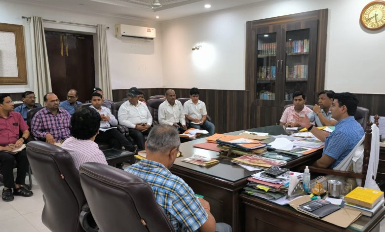 Prayagraj News :योग दिवस का मुख्य कार्यक्रम 21 जून को परेड ग्राउण्ड में किया जायेगा आयोजित