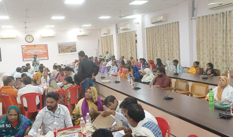 Prayagraj News :प्रधानमंत्री आवास योजना शहरी के लाभार्थीयो का शोशल आडिट