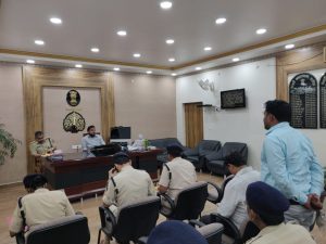 Bihar News--चेहराकला के मनरेगा पीओ रश्मि रंजन को जिलाधिकारी ने किया सेवा मुक्त
