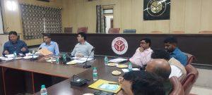 Prayaagraj News :जिलाधिकारी की अध्यक्षता में राजस्व कार्यों की मासिक समीक्षा बैठक संपन्न