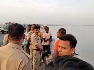 अम्बेडकर नगर न्यूज : वृद्ध ने बिड़हर घाट पुल से घाघरा नदी में छलांग हुई मौत परिजनों में मचा कोहराम