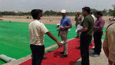 Prayagraj News :जिलाधिकारी ने परेड ग्राउण्ड पहुंचकर 21 जून को होने वाले नवम् अंतर्राष्ट्रीय योग दिवस की तैयारियों का लिया जायजा